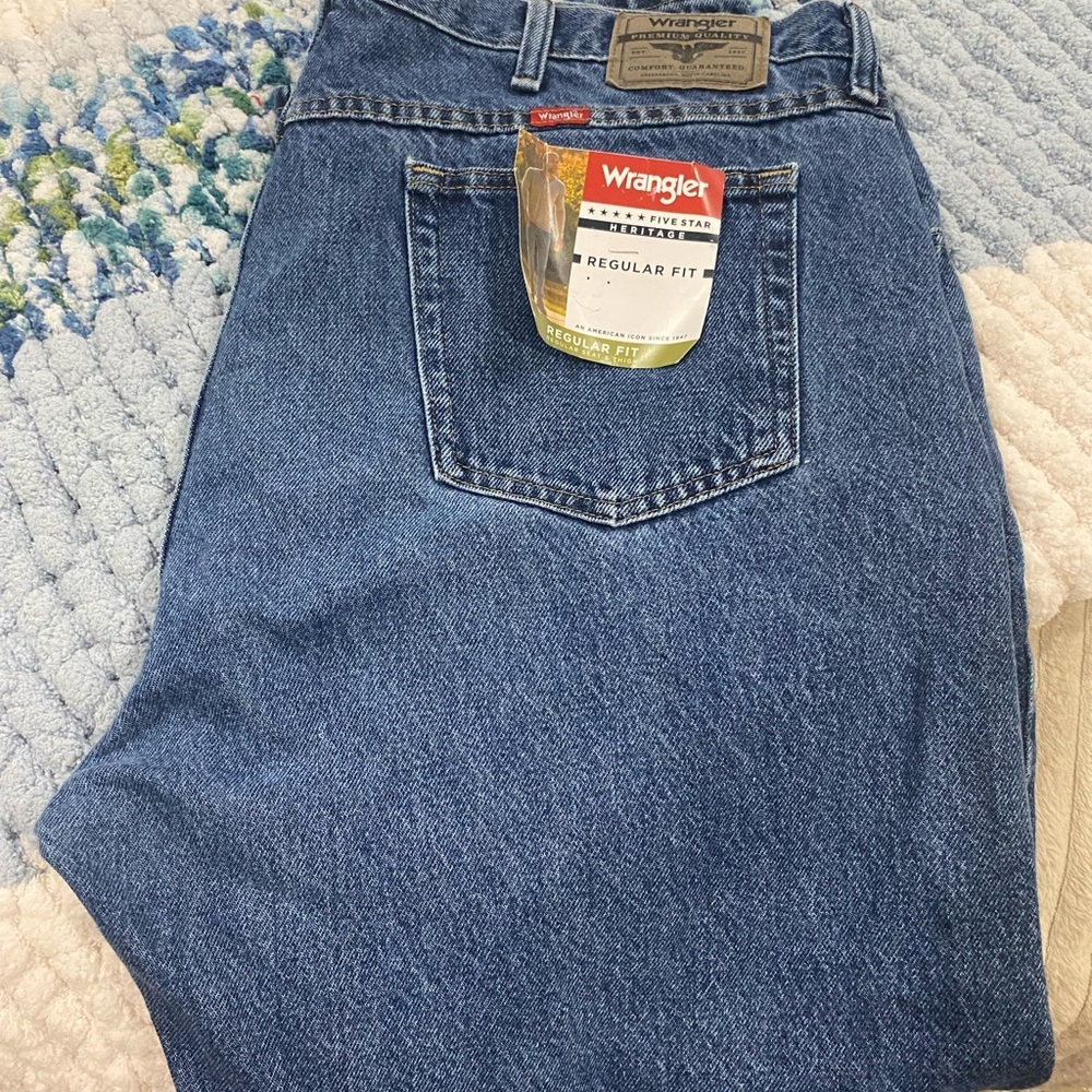 Wrangler Blue Relaxed Fit Jeans Classic Denim- Size men’s 44x30 (NWT) - Picture 10 of 10